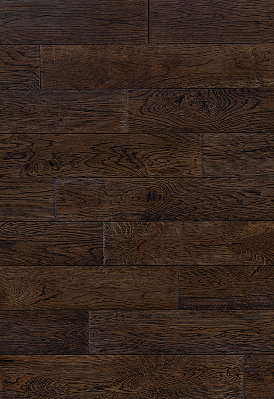 Hvit eik 90 dyp børstet massivtre gulv